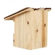 Madárház fakéreg tetővel, vörösbegynek